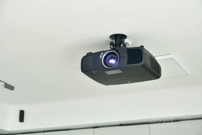 体验 成都EPSON 4K激光投影机QB1000B案例探访凯发k8一触即发【家访】在这里让我实现了“顶天立地”的视觉(图10)